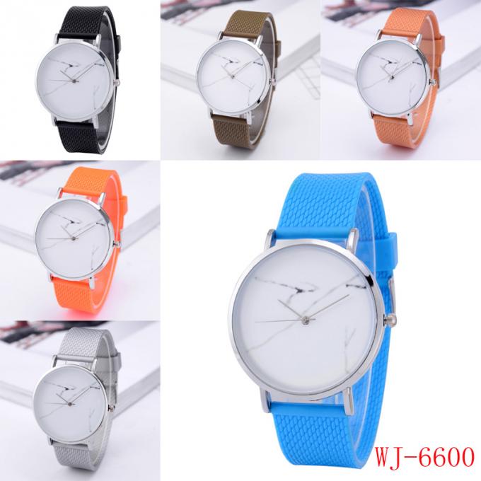 Frauen-Plastikbügel-Armbanduhr der Mode-WJ-7762